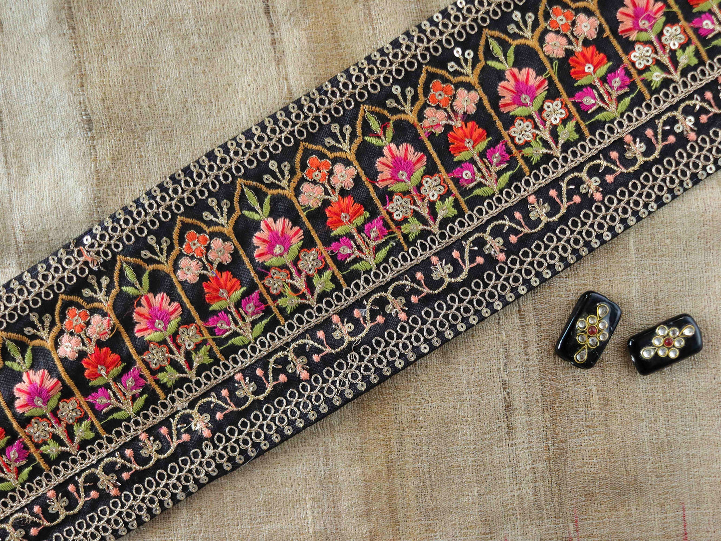 Black Peach Floral Embroidered Trim,Kashmir Embroidery,Black Saree Border,Boho Black Designer Lace,Indian Fabric Trim,Price/mtr, インド刺繍リボン