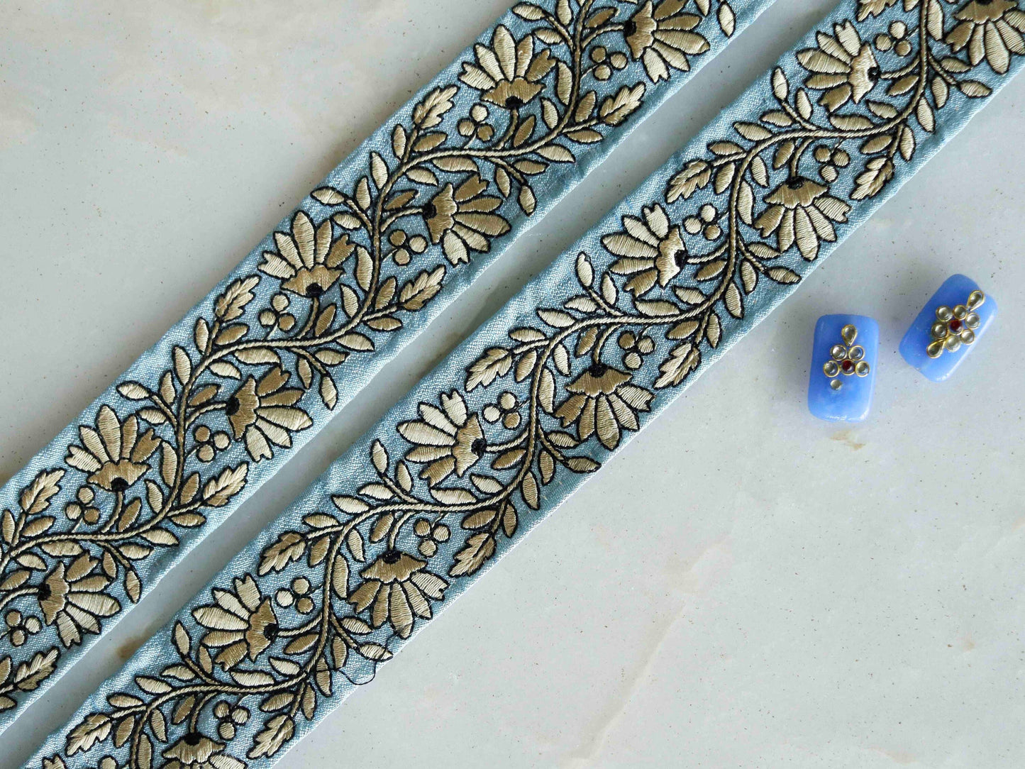 Blue White Floral Embroidered Trim,Powder Blue Floral Border,Blue Floral Lace,Indian Fabric Trim,Floral Saree Border,Price/mtr, インド刺繍リボン