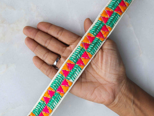 White Floral Embroidered Phulkari Trim,Indian Border,Geometric Multicolour Lace,Boho Hippie Phulkari Saree Border,Price/mtr