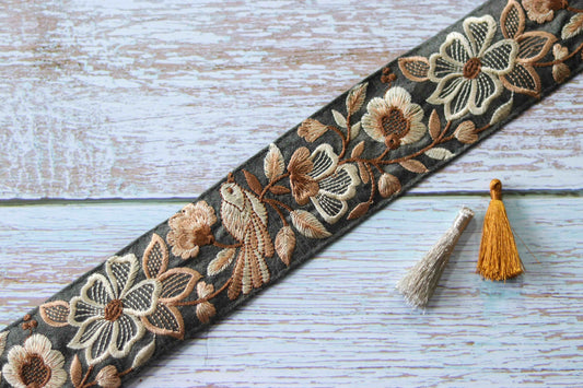 Green Beige Bird Embroidered Trim,Floral Green Parrot Border,Pastel Beige Green Floral Lace,Green Floral Bird Saree Border,Price/mtr