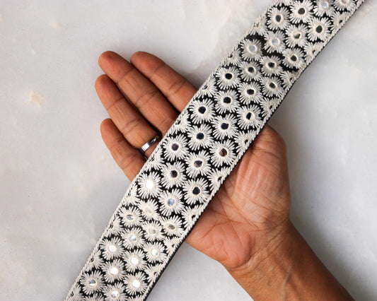 Black White Floral Mirror Trim,Embroidered Indian Net Sequins Border,White Sequins Lace,Black White Floral Saree Border,Price/mtr, インド刺繍リボン