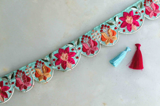 Blue Pink Scallop Floral Trim,Blue Embroidered Floral Border,Blue Floral Lace,Cutwork Saree Border,Indian Fabric Trim,インド刺繍リボン,Price/mtr