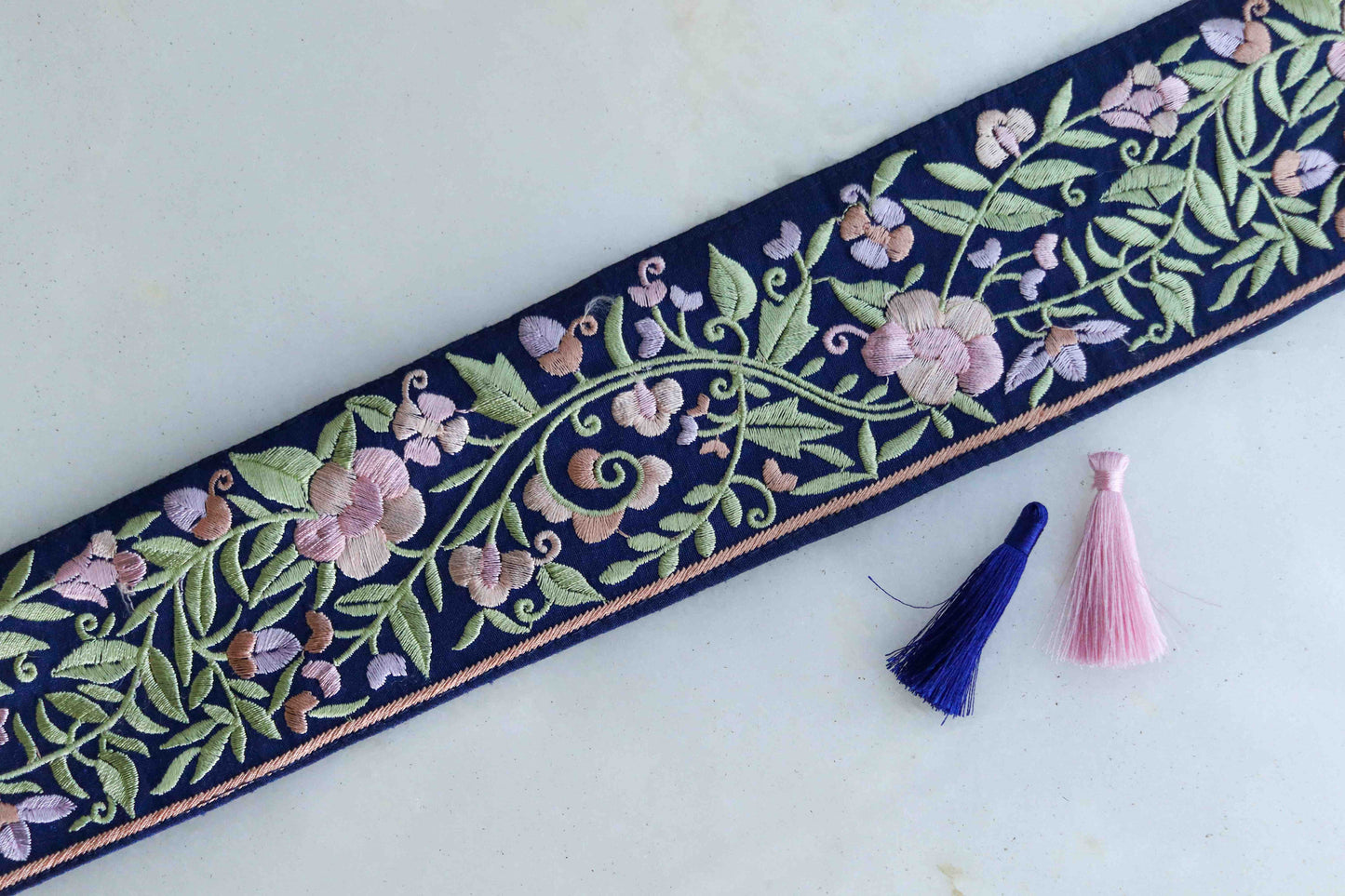 Blue Pink Floral Embroidered Trim,Indian Fabric Embroidered Border,Blue Pink Floral Lace,Parsi Embroidery Saree Border,インド刺繍リボン, Price/mtr