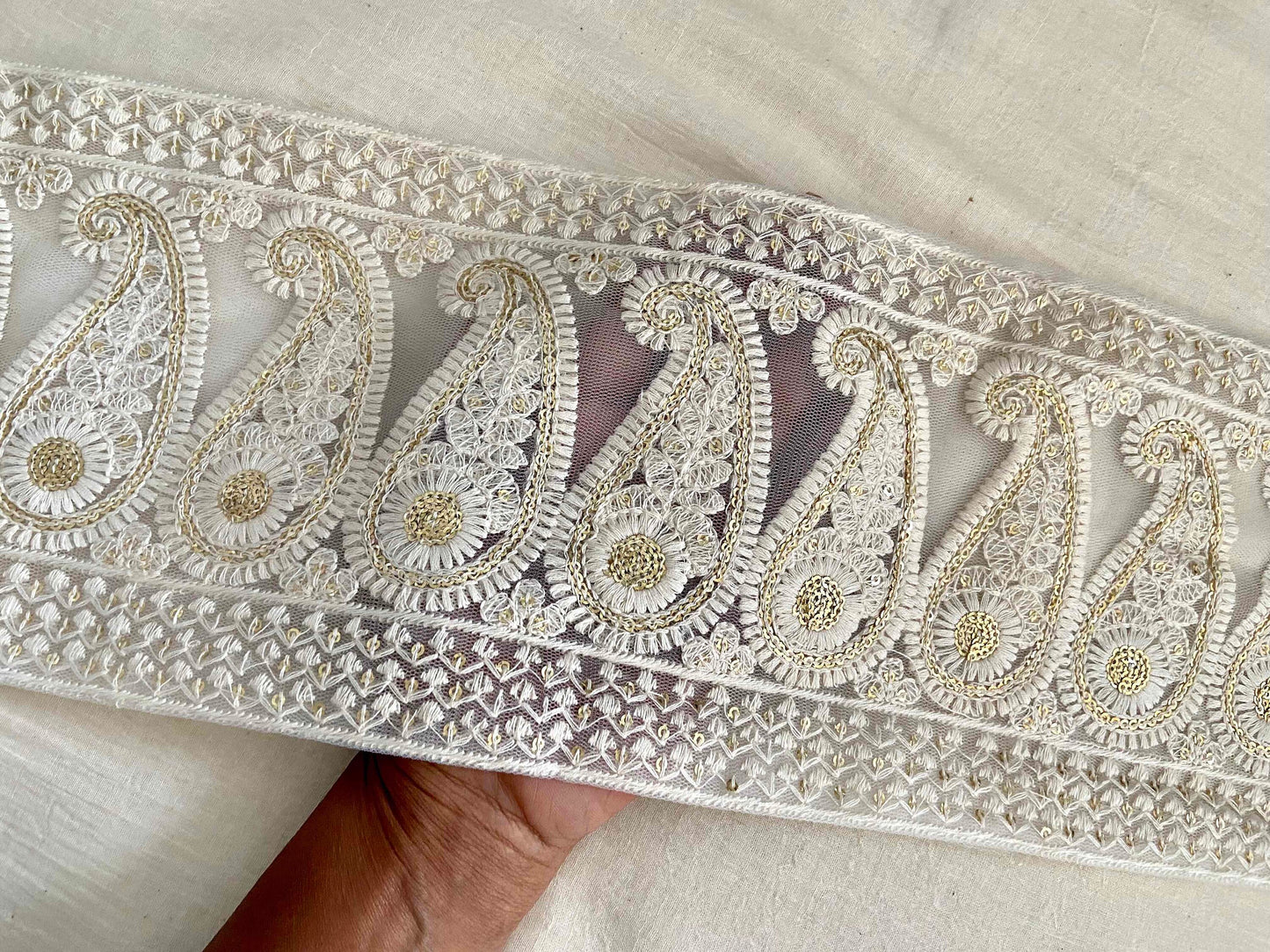 White Gold Paisley Floral Trim,Embroidered Indian Fabric Net Sequins Border,Broad White Sequins Lace,White Gold Saree Border,Price/mtr