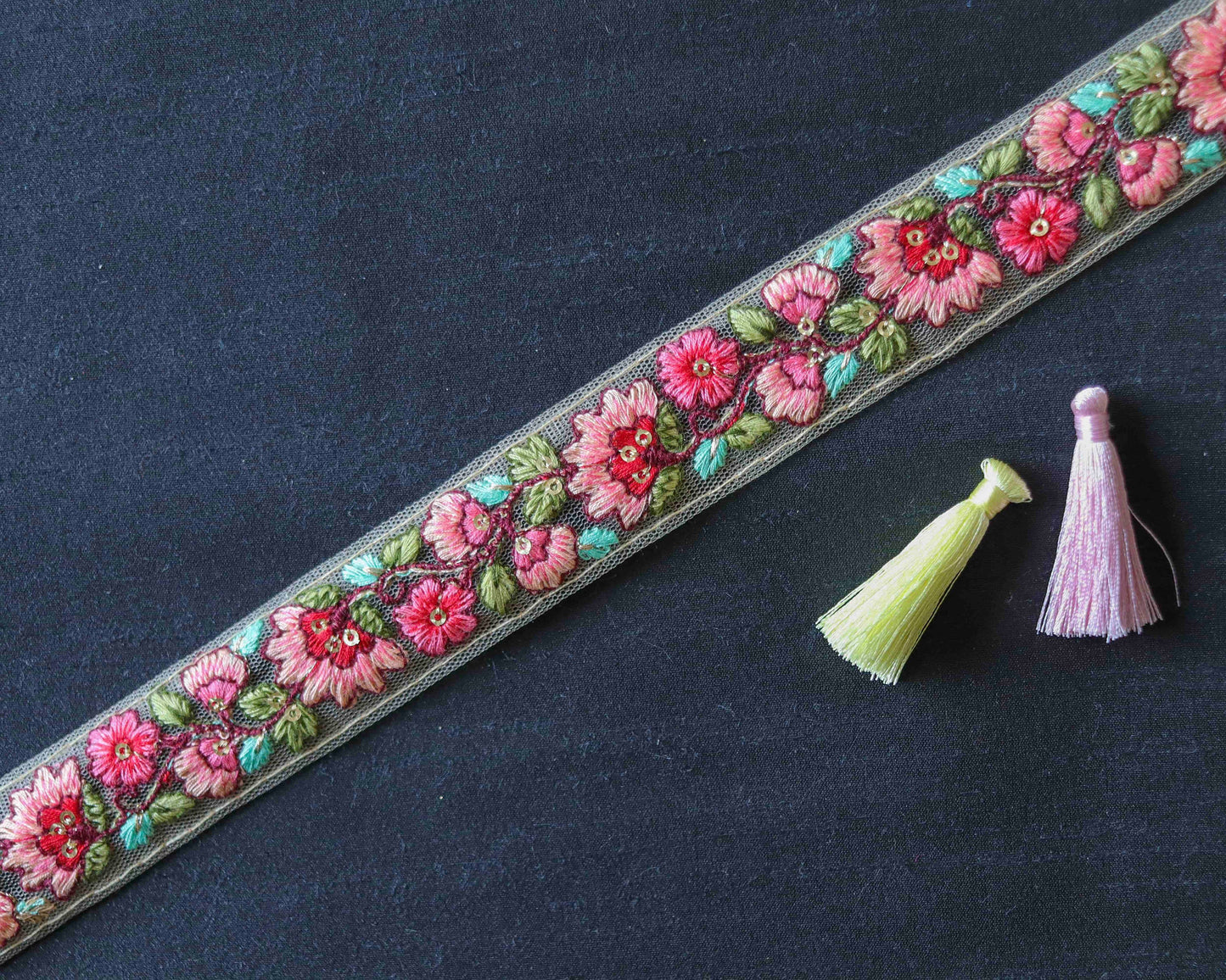 Pink Peach Floral Embroidered Trim,Indian Fabric Net Border,Peach Net Lace,Parsi Embroidery Border,Floral Saree Border,Price/mtr, インド刺繍リボン