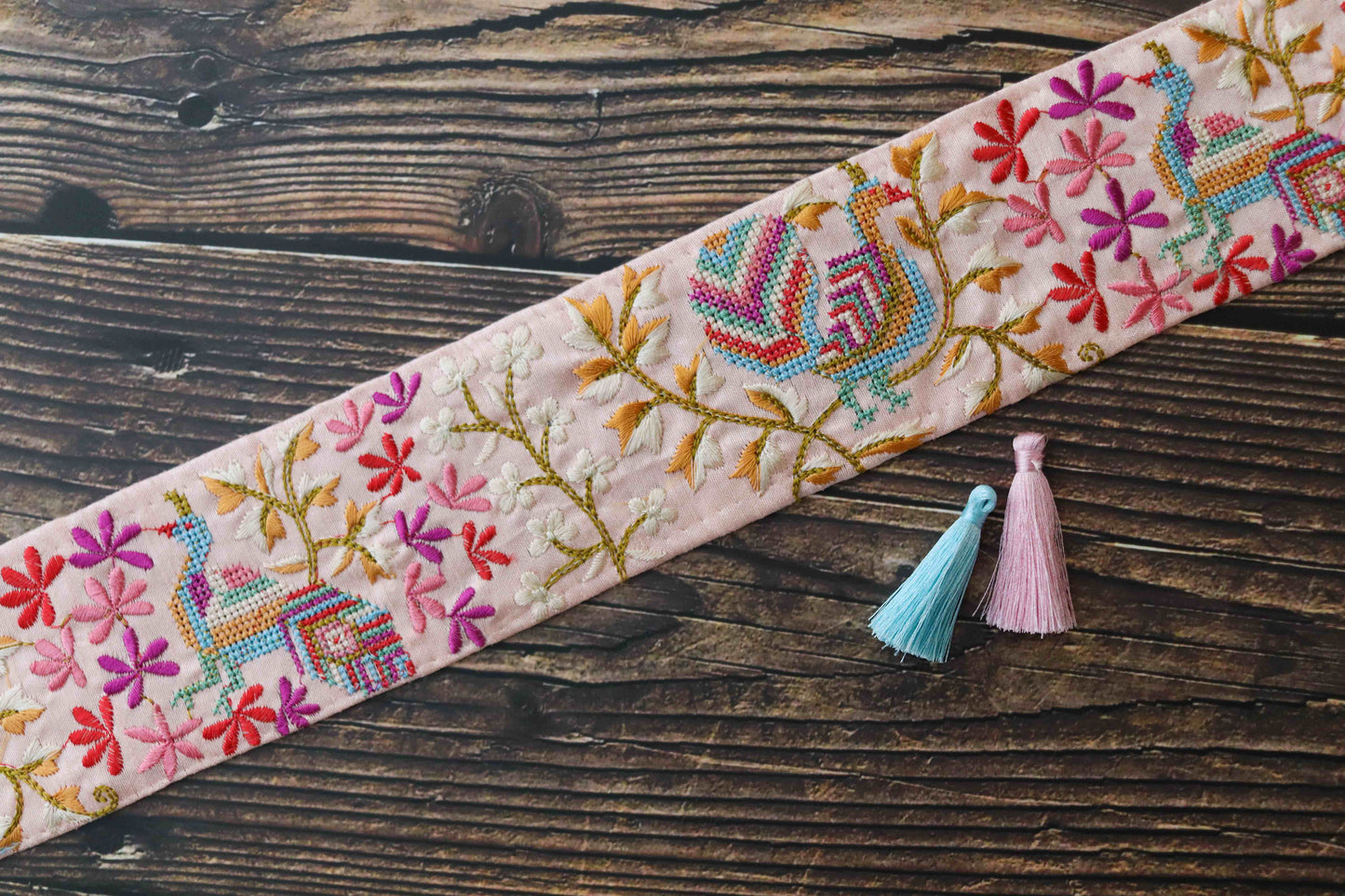 Pink Floral Peacock Embroidered Trim,Cross Stitch Embroidery Border,Rustic Pink Kashmiri Lace,Peacock Saree Border, インド刺繍リボン, Price/mtr