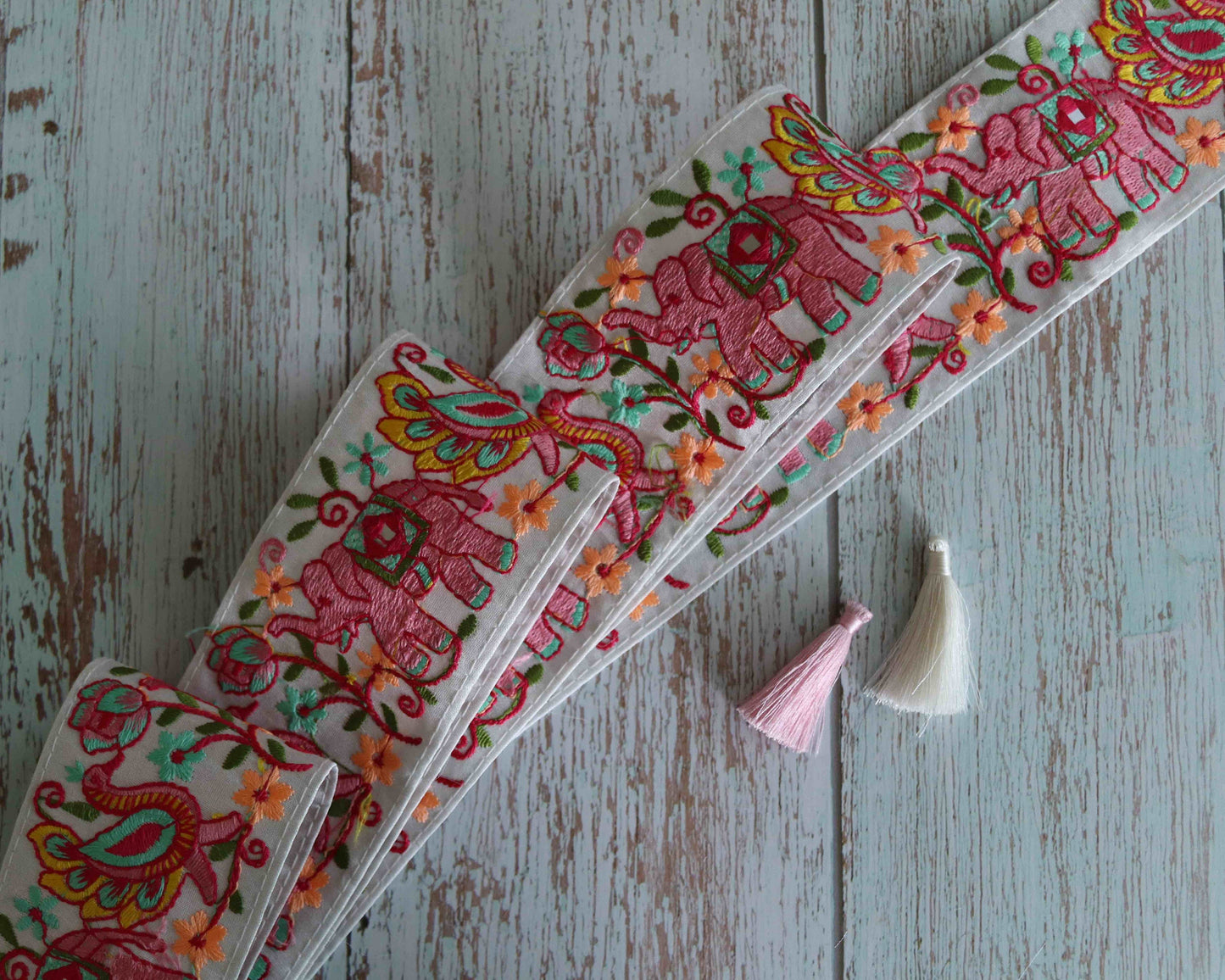 White Pink Elephant Peacock Trim,Embroidered Elephant Border,Royal Indian Designer Lace,Animal Bird Floral Saree Border, インド刺繍リボン, Price/mtr