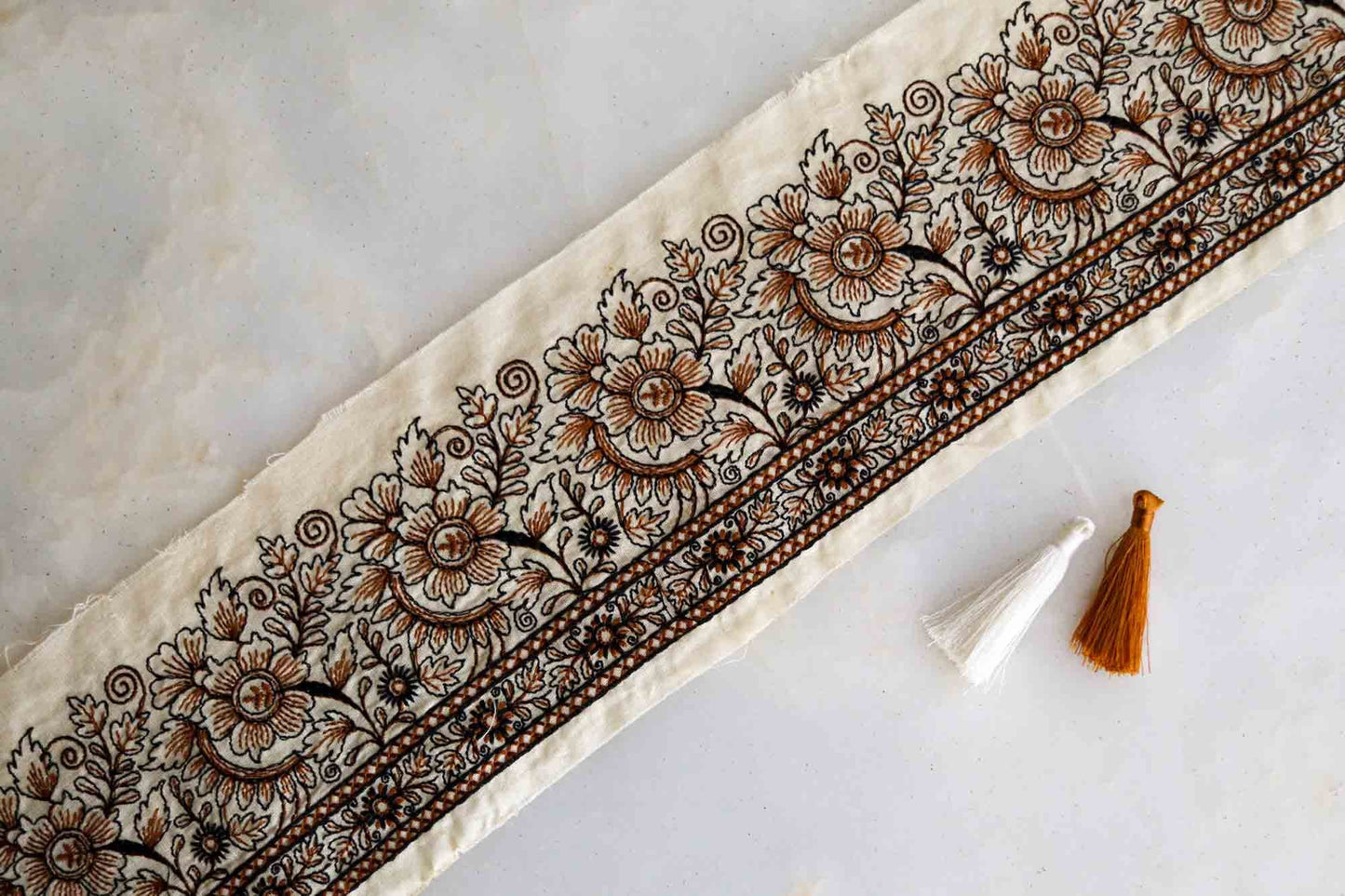 Black White Floral Embroidered Trim,White Floral Border,Madhubani Embroidery Trim,Cream Floral Lace,White Boho Trim,Indian Trim,Price/mtr