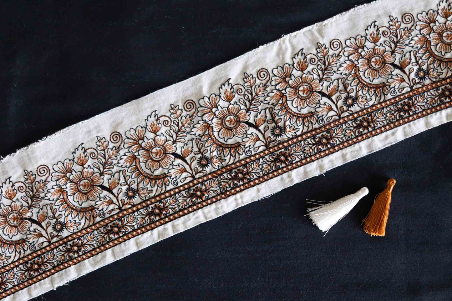 Black White Floral Embroidered Trim,White Floral Border,Madhubani Embroidery Trim,Cream Floral Lace,White Boho Trim,Indian Trim,Price/mtr