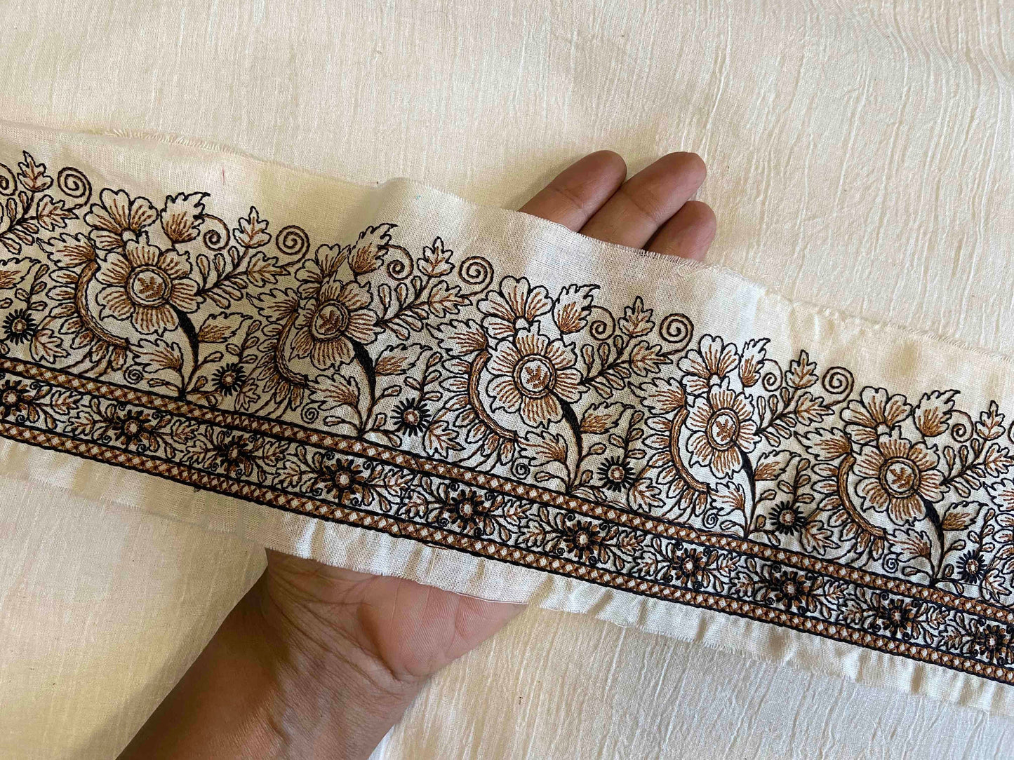 Black White Floral Embroidered Trim,White Floral Border,Madhubani Embroidery Trim,Cream Floral Lace,White Boho Trim,Indian Trim,Price/mtr