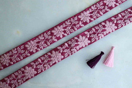 Pink White Floral Embroidered Trim,Pastel Pink Floral Border,Pink Floral Lace,Indian Fabric Trim, Parsi Saree Border,Price/mtr, インド刺繍リボン
