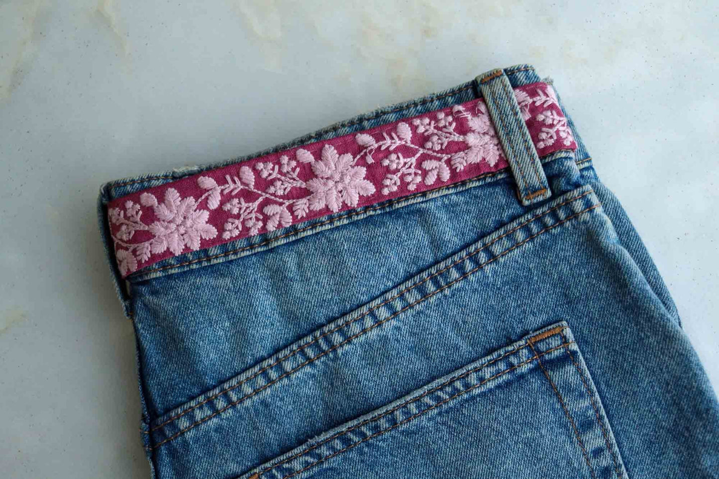 Pink White Floral Embroidered Trim,Pastel Pink Floral Border,Pink Floral Lace,Indian Fabric Trim, Parsi Saree Border,Price/mtr, インド刺繍リボン