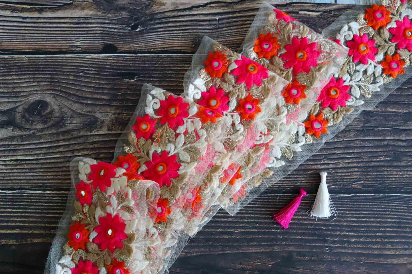 Pink Orange Floral Embroidered Trim,Earthy Rustic Floral Border,Pink White Beige Net Lace,Indian Fabric Trim,Saree Border, インド刺繍リボン,Price/mt