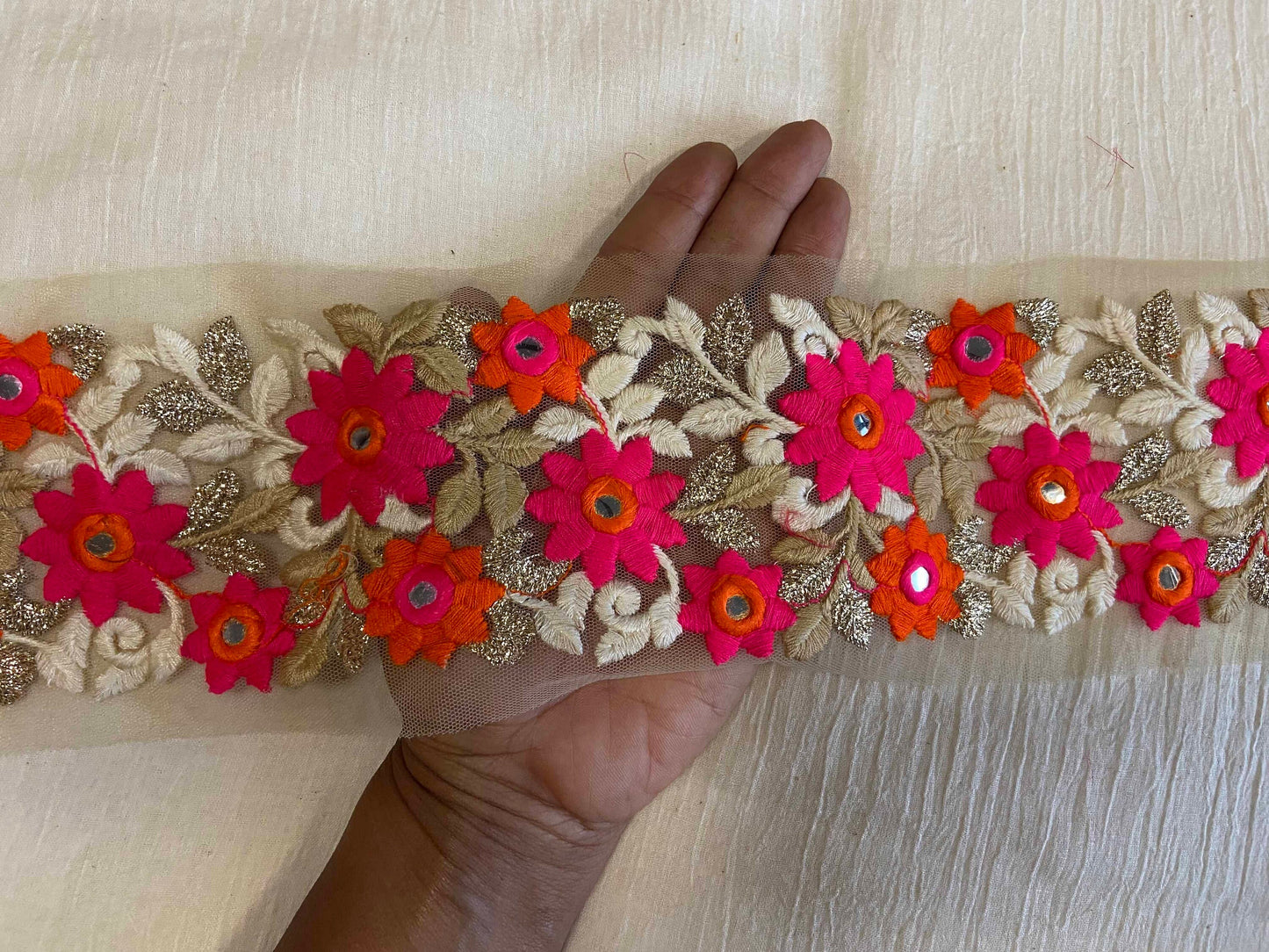 Pink Orange Floral Embroidered Trim,Earthy Rustic Floral Border,Pink White Beige Net Lace,Indian Fabric Trim,Saree Border, インド刺繍リボン,Price/mt