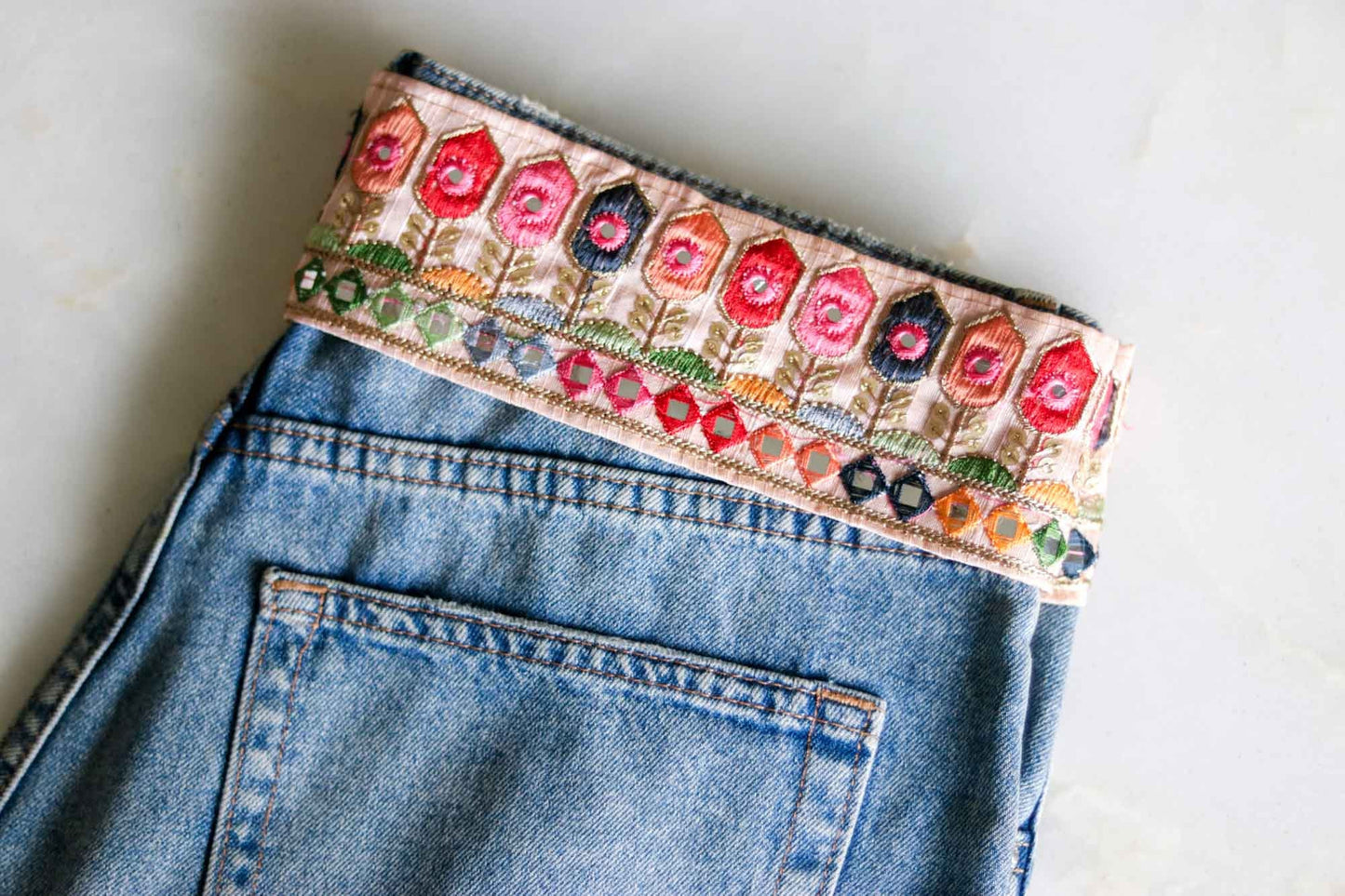 Pink Peach Floral Embroidered Trim,Indian Fabric Geometric Embroidered Border,Parsi Embroidery Lace,Pink Saree Border, インド刺繍リボン, Price/mtr