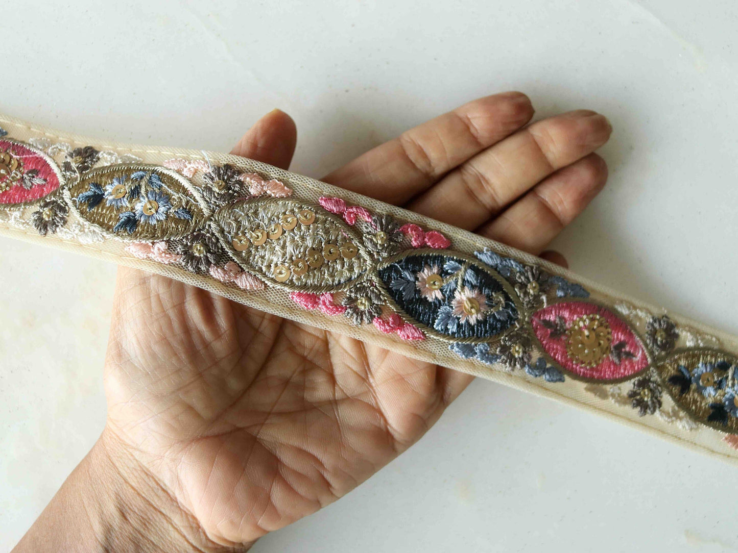 Pink Pastel Patchwork Embroidered Trim, Multicolour Boho Beige Zari Sequin Net Patchwork Lace,Indian Saree Border, インド刺繍リボン, Price/mtr