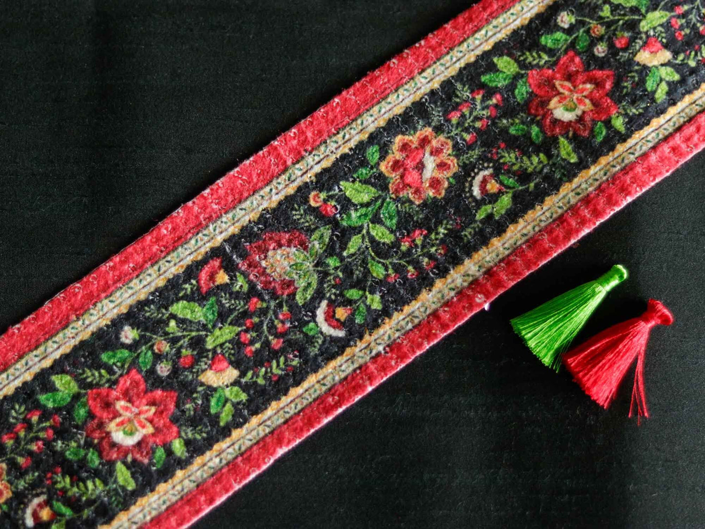 Black Red Floral Sequin Trim,Digital Print Border,Self Sequin Embroidered Lace,Boho Floral Trim,Indian Fabric Saree Border,Price/mt,インド刺繍リボン