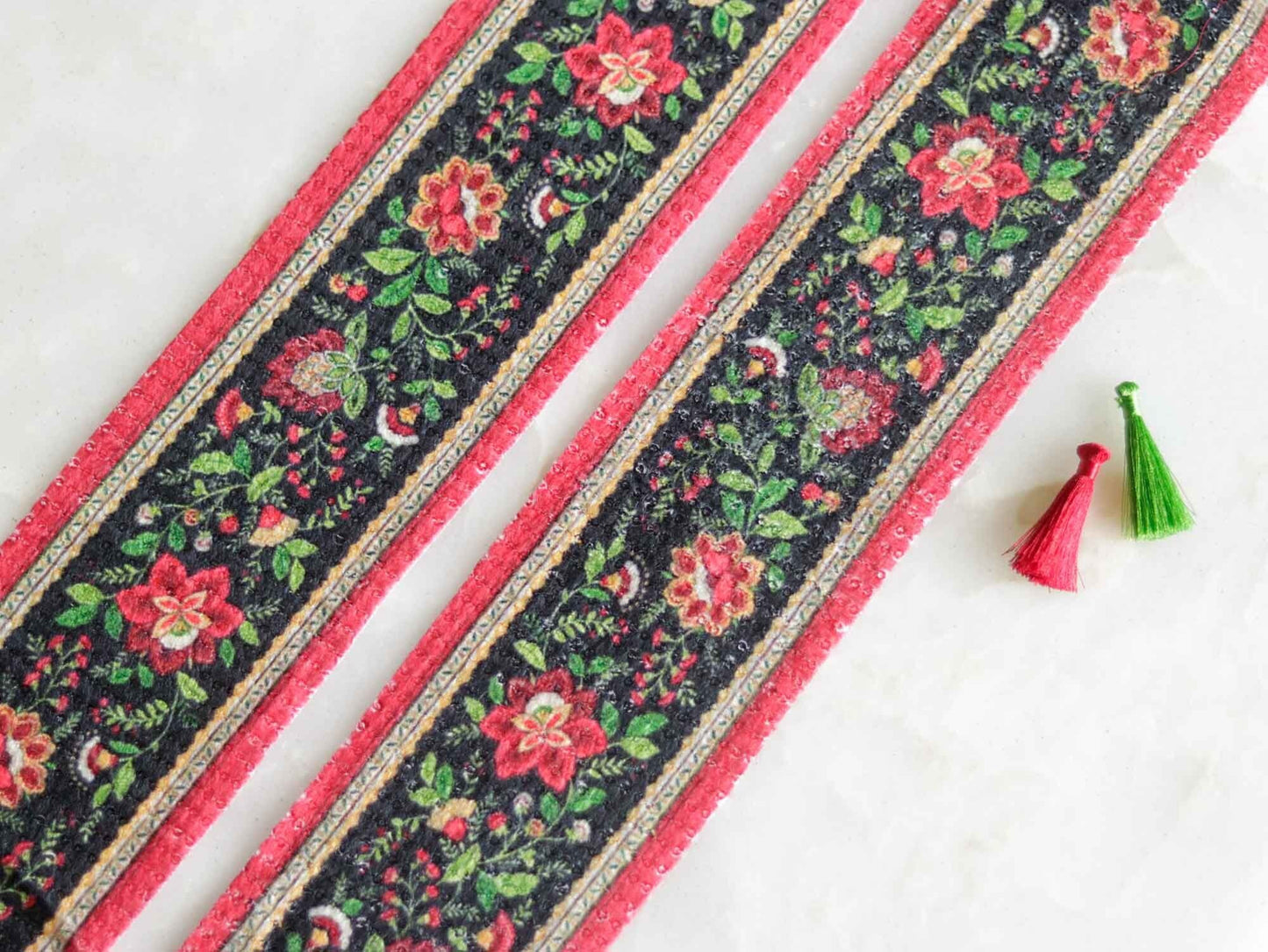 Black Red Floral Sequin Trim,Digital Print Border,Self Sequin Embroidered Lace,Boho Floral Trim,Indian Fabric Saree Border,Price/mt,インド刺繍リボン