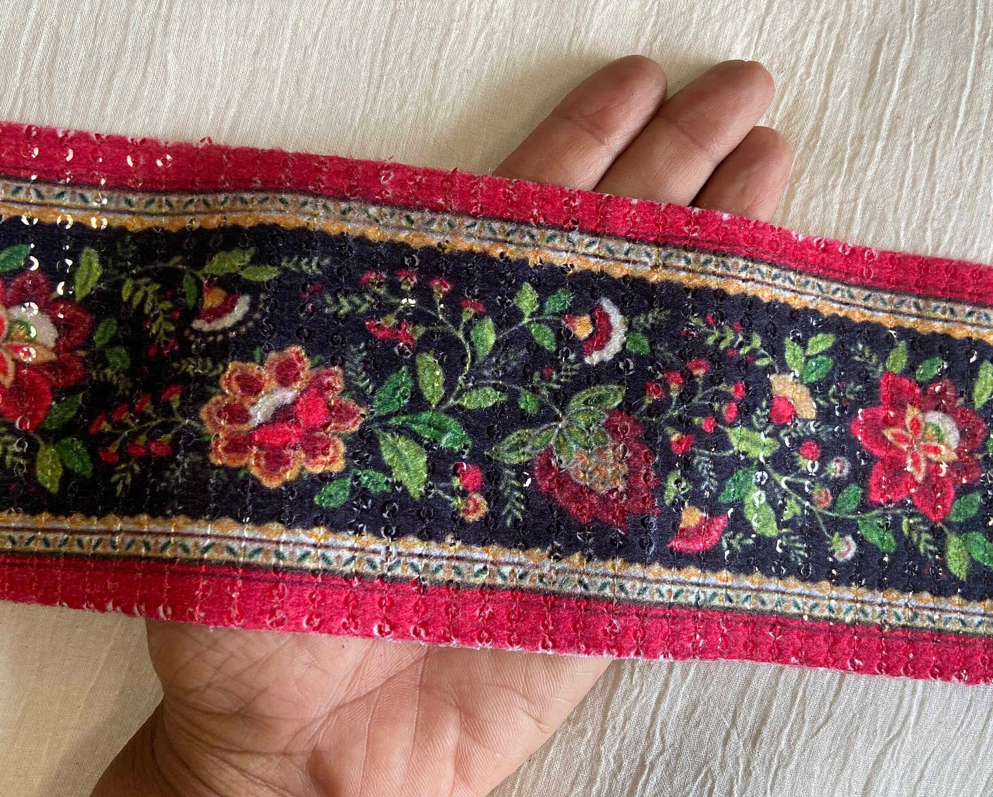 Black Red Floral Sequin Trim,Digital Print Border,Self Sequin Embroidered Lace,Boho Floral Trim,Indian Fabric Saree Border,Price/mt,インド刺繍リボン