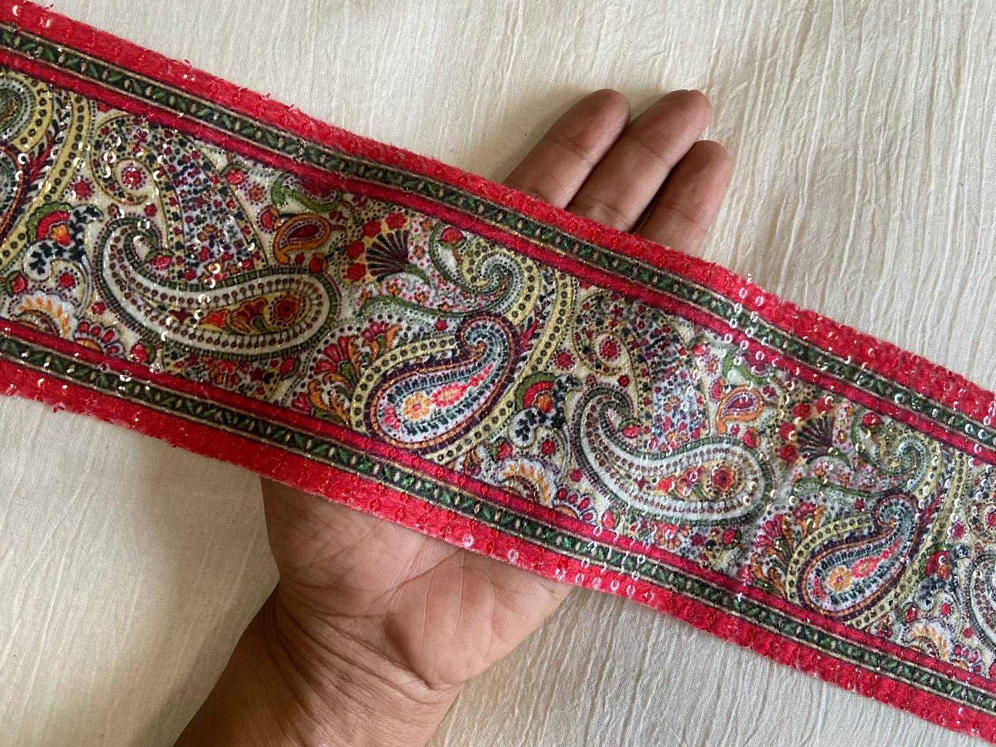 White Red Paisley Sequin Trim,Digital Print Border,Self Sequin Embroidered Lace,Boho Trim,Indian Fabric Saree Border,Price/mt,インド刺繍リボン