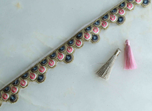 Pink Grey Floral Scallop Trim,Pastel Embroidered Border,Pink Floral Lace,Cutwork Saree Border,Indian Fabric Trim,インド刺繍リボン,Price/mtr