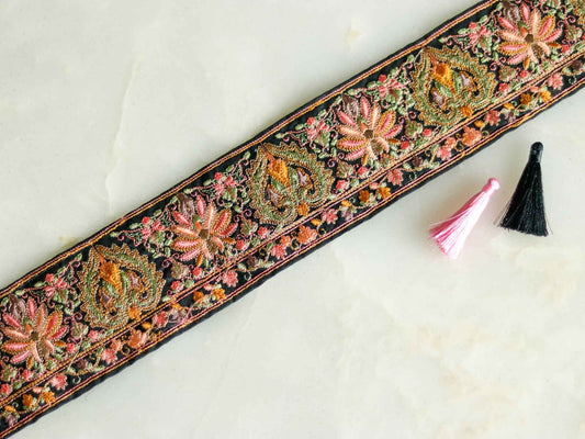 Black Pink Floral Embroidered Trim,Indian Fabric Embroidered Border,Parsi Embroidery Lace,Black Saree Border, インド刺繍リボン, Price/mtr