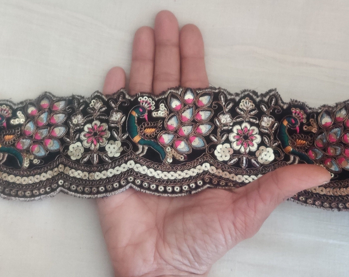 Black Scallop Peacock Embroidered Trim,Cutwork Floral Border,Velvet Bird Lace,Scallop Saree Border,Indian Fabric Trim,Price/mtr,インド刺繍リボン