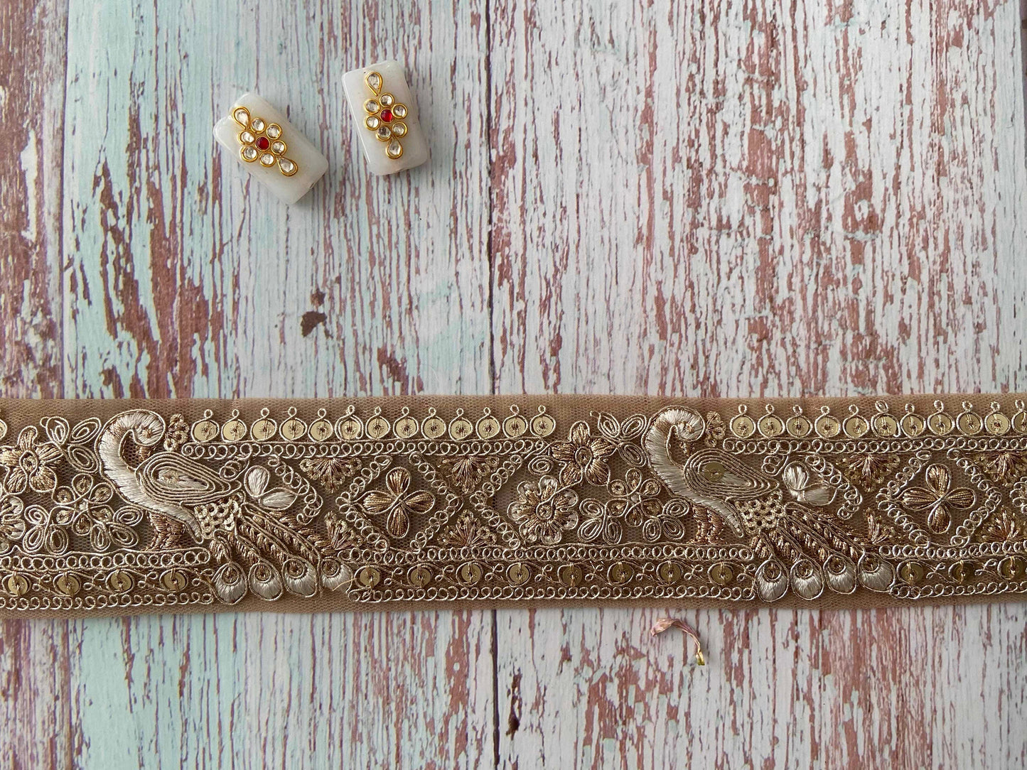 Beige Gold Peacock Embroidered Trim, Golden Zari Net Border, Royal Indian Designer Lace, Exotic Bird Saree Border, インド刺繍リボン, Price/mtr