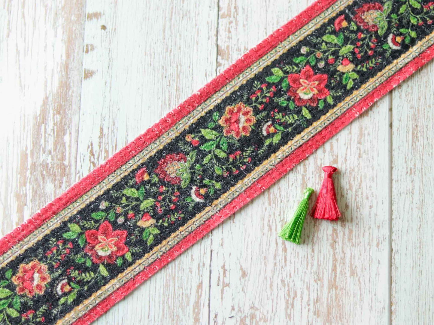 Black Red Floral Sequin Trim,Digital Print Border,Self Sequin Embroidered Lace,Boho Floral Trim,Indian Fabric Saree Border,Price/mt,インド刺繍リボン