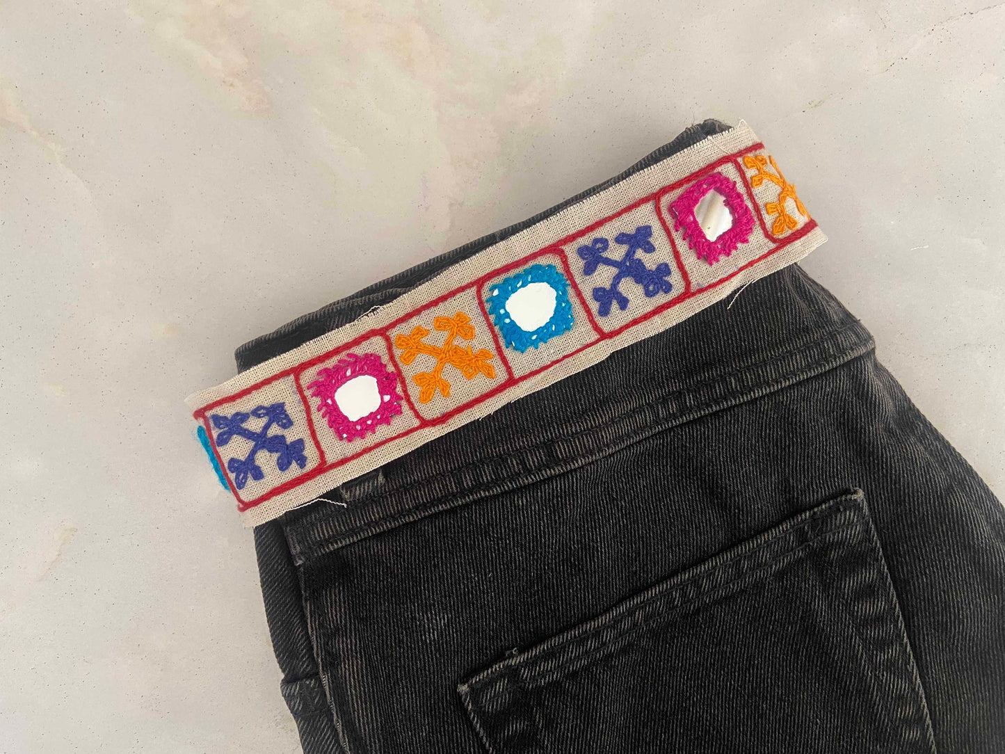 White Pink Embroidered Kutchi Trim,Handmade Indian Border,White Mirror Embroidered Lace,Tribal Boho Hippie Saree Border,インド刺繍リボン,Price/mt