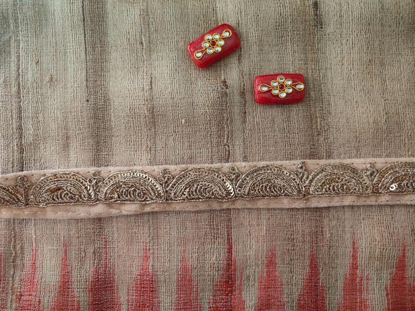 Gold Sequin Scallop Embroidered Trim, Beige Net Sequin Border, Cutwork Gold Scallop Lace, Indian Fabric Scallop  Saree Border, Price/mtr