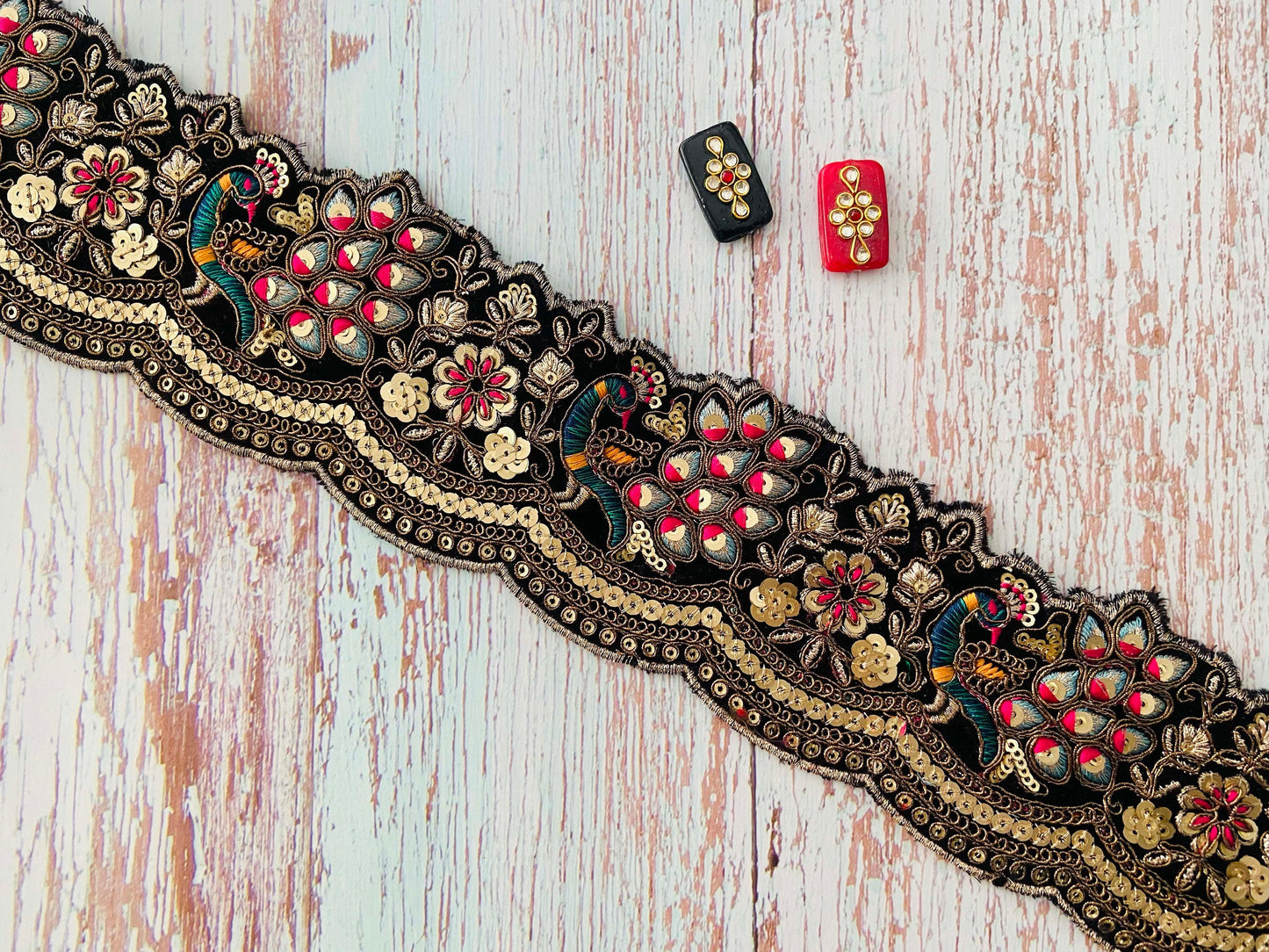 Black Scallop Peacock Embroidered Trim,Cutwork Floral Border,Velvet Bird Lace,Scallop Saree Border,Indian Fabric Trim,Price/mtr,インド刺繍リボン
