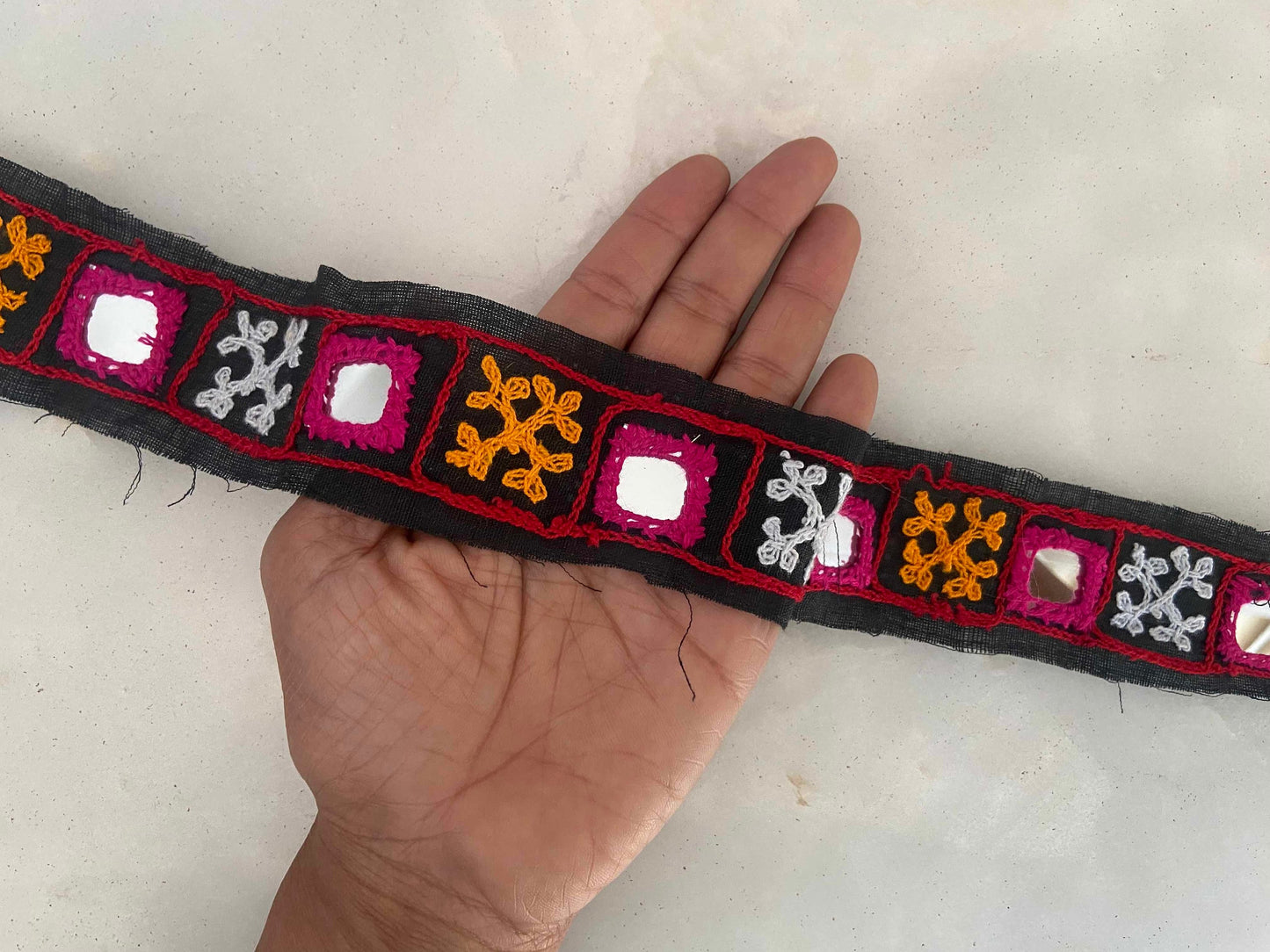 Black Pink Embroidered Kutchi Trim,Handmade Indian Border,Black Mirror Embroidered Lace,Tribal Boho Hippie Saree Border,インド刺繍リボン,Price/mt