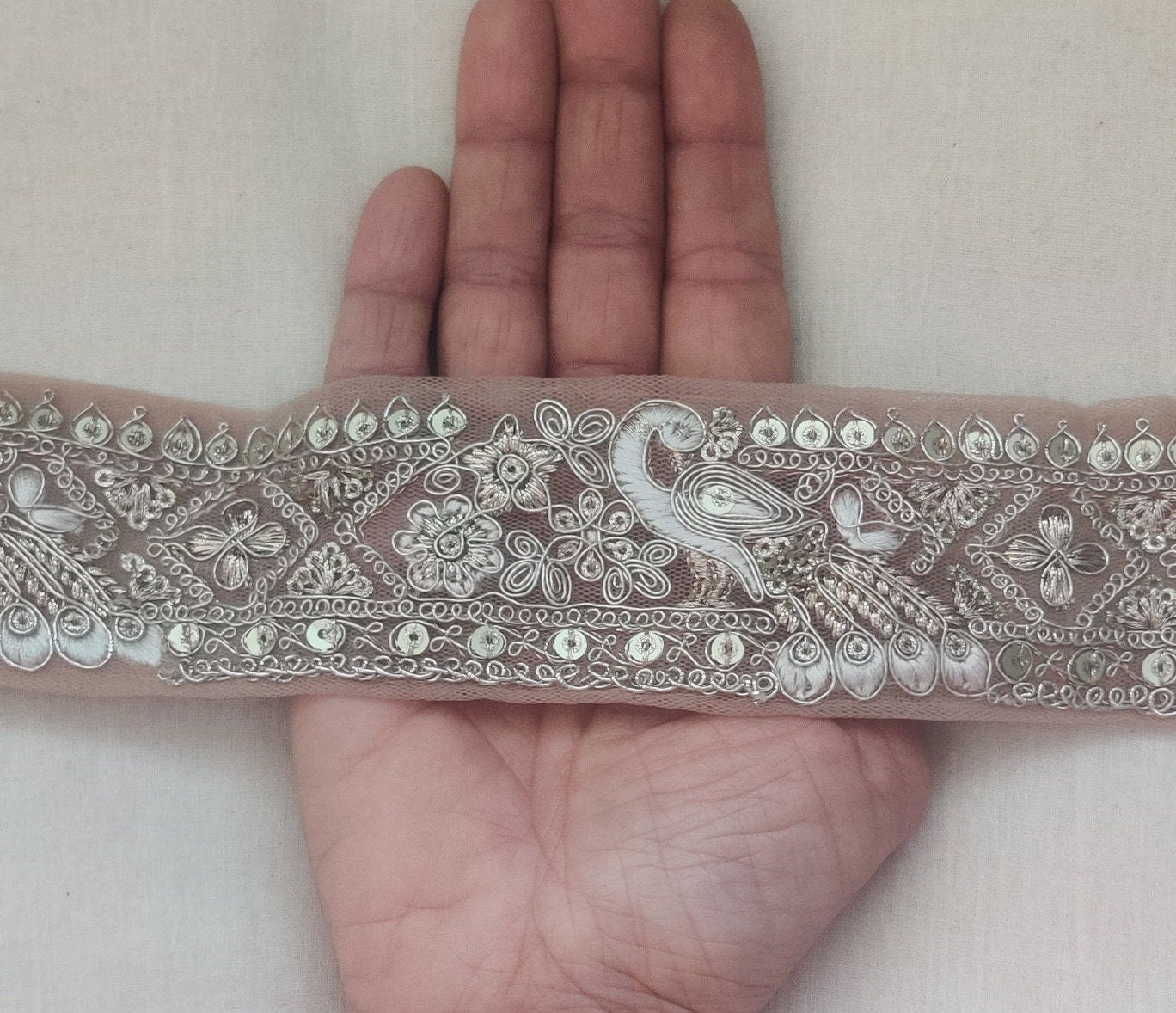 Beige Gold Peacock Embroidered Trim, Golden Zari Net Border, Royal Indian Designer Lace, Exotic Bird Saree Border, インド刺繍リボン, Price/mtr