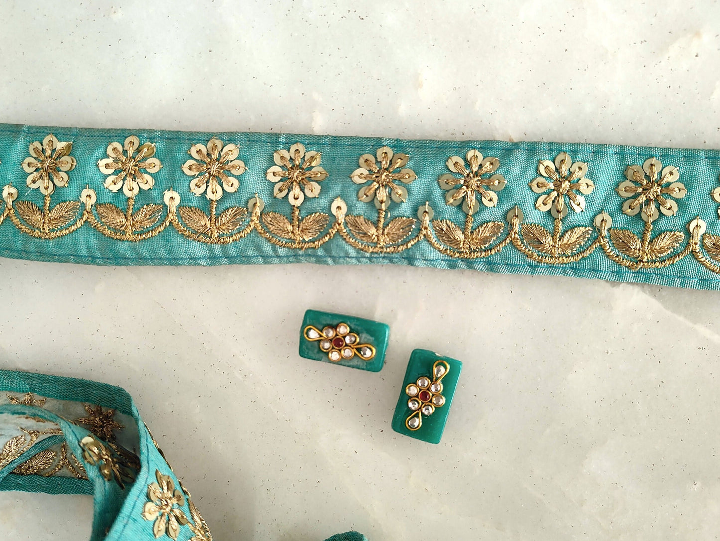 Green Gold Floral Velvet Trim,Indian Floral Embroidered Border,Light Green Gold Sequin Floral Lace,Designer Saree Border,インド刺繍リボン,Price/mtr