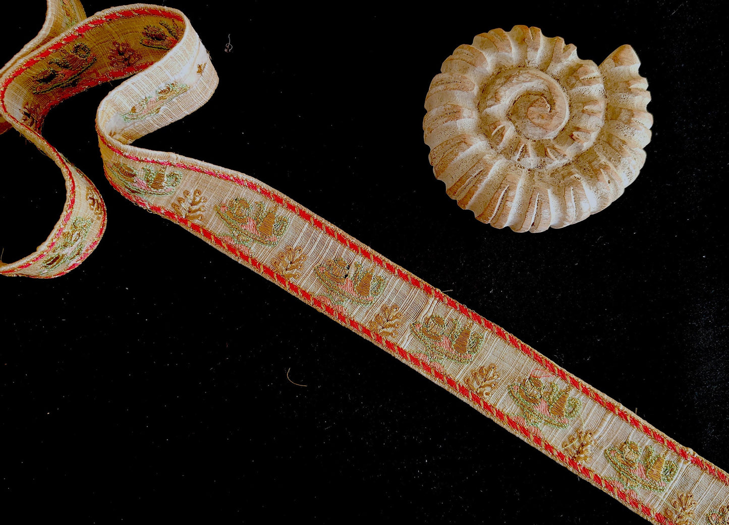 Quirky Teapot Teacup Embroidered Trim,Boho Tea Party Embroidered Lace,White Peach High Tea Lace,Indian Saree Border,インド刺繍リボン,Price/mtr