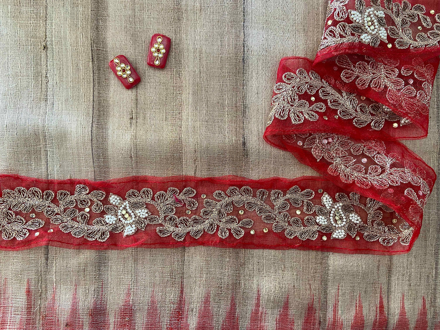 Red Gold Floral Embroidered Trim,Indian Designer Net Saree Border,Handmade Beaded Lace,Red Gold Zari Bridal Saree Border,インド刺繍リボン,Price/mtr
