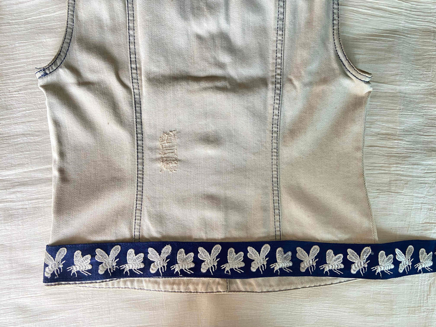 Quirky Blue Bee Embroidered Trim,Honeybee Blue White Border,Boho Insect Embroidered Lace,Quirky Indian Saree Border,Price/mtr