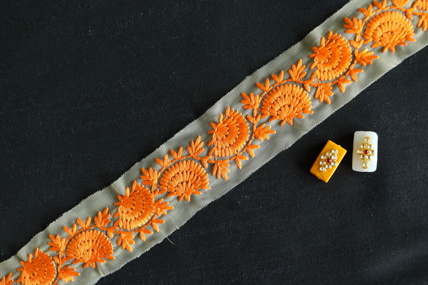 Orange Floral Net Embroidered Trim,Floral Net Border,Orange Floral Lace,Indian Fabric Trim,Saree Border,インド刺繍リボン,Price/mtr