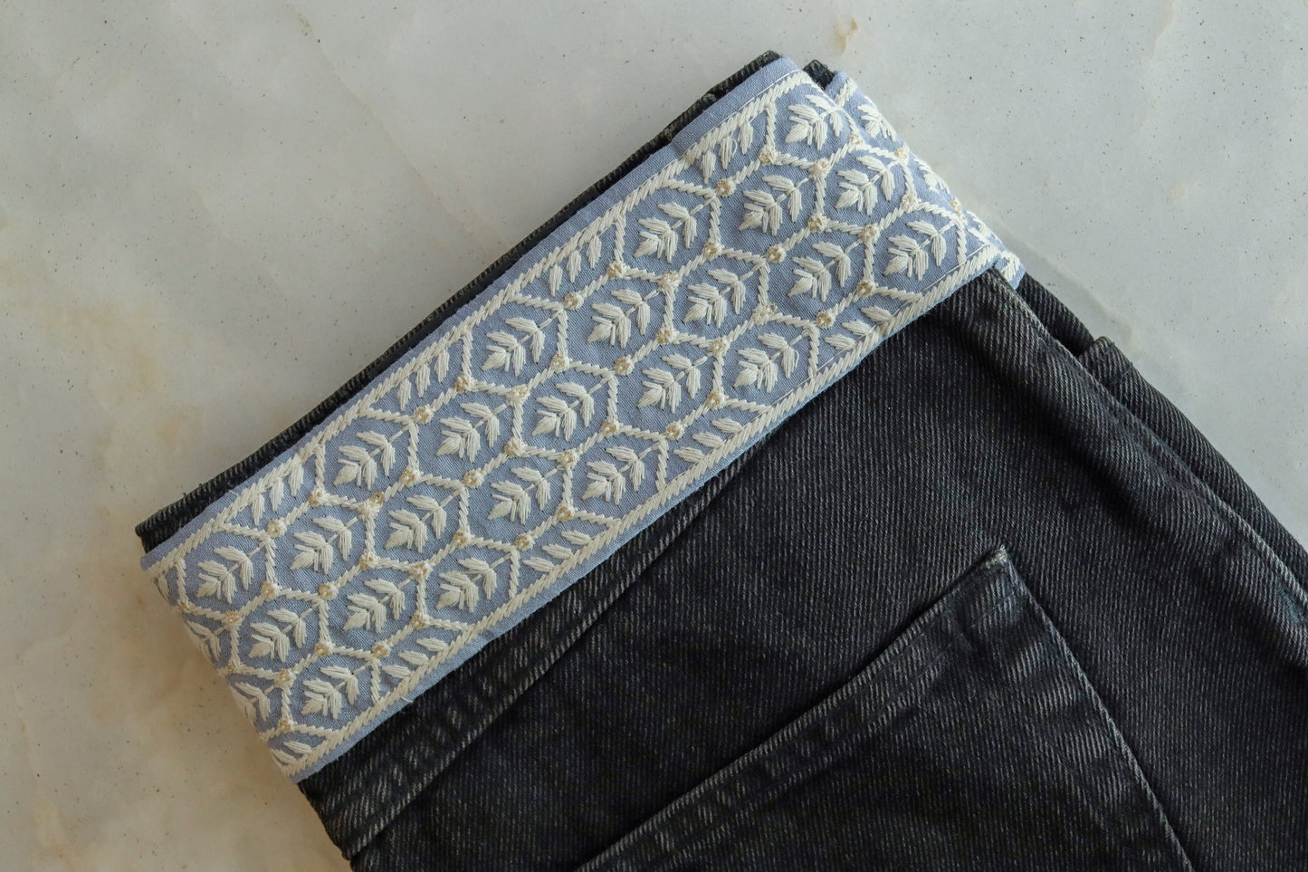 Blue White Floral Net Trim, Indian Fabric Embroidered Border, Blue White Stripes Lace, Lucknowi Chikankari Saree Border, Price/mtr, インド刺繍リボン