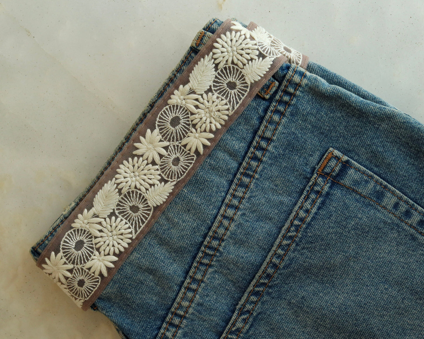 Pink White Floral Net Trim,Embroidered Indian Fabric Border,Light Pink White Lucknowi Lace,Floral Saree Border,インド刺繍リボン, Price/mtr