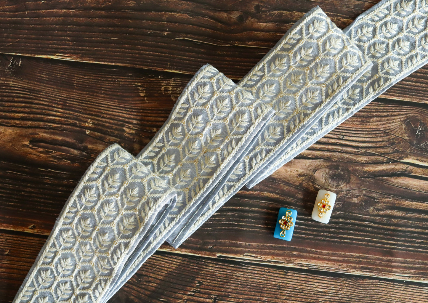 Blue White Floral Net Trim, Indian Fabric Embroidered Border, Blue White Stripes Lace, Lucknowi Chikankari Saree Border, Price/mtr, インド刺繍リボン