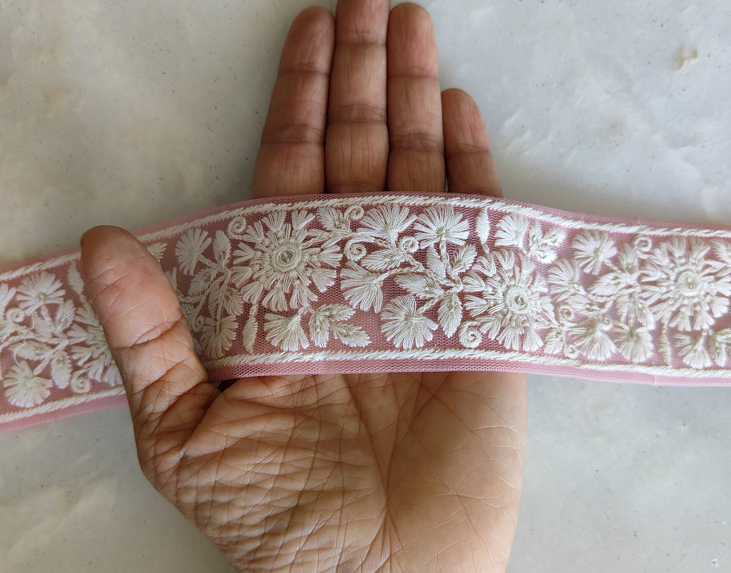 Pink White Floral Embroidered Trim,Indian Fabric Net Border,Lucknowi Chikankari Pink Lace,Pink Silver Saree Border,インド刺繍リボン,Price/mtr