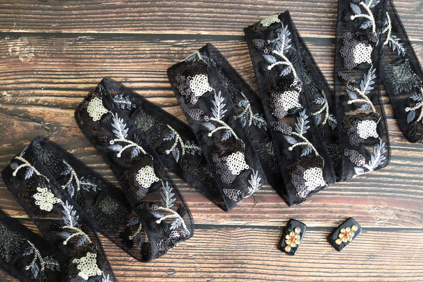 Black Sequin Floral Embroidered Trim, Black Floral Net Border, Floral Sequin Lace, Indian Trim, Black Saree Border, インド刺繍リボン, Price/mtr
