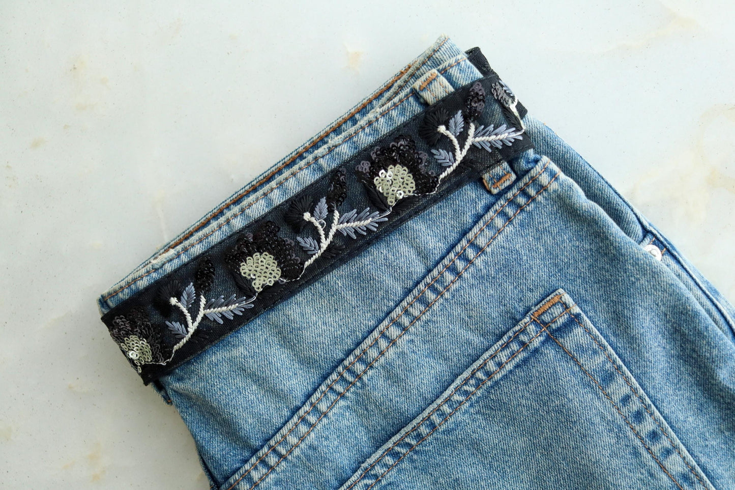 Black Sequin Floral Embroidered Trim, Black Floral Net Border, Floral Sequin Lace, Indian Trim, Black Saree Border, インド刺繍リボン, Price/mtr