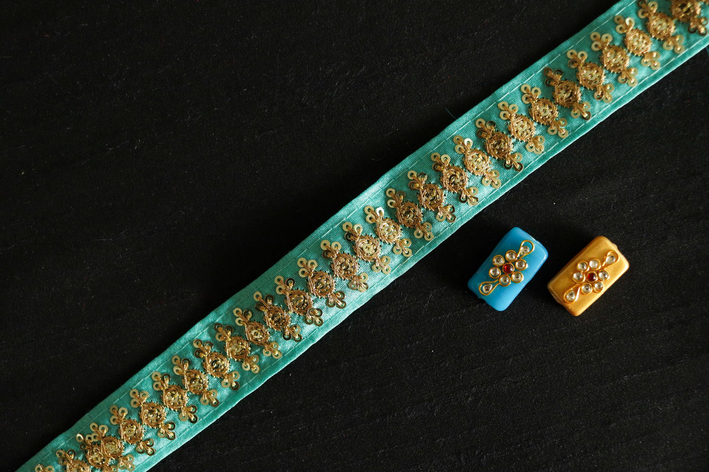 Green Gold Floral Sequin Trim, Indian Floral Embroidered Border, Light Green Gold Floral Lace, Designer Saree Border,インド刺繍リボン, Price/mtr