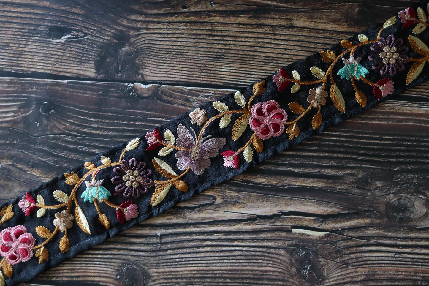 Black Pink Butterfly Floral Trim, Embroidered Floral Net Border, Black Lace, Indian Fabric Trim, Butterfly Saree Border, インド刺繍リボン, Price/mtr