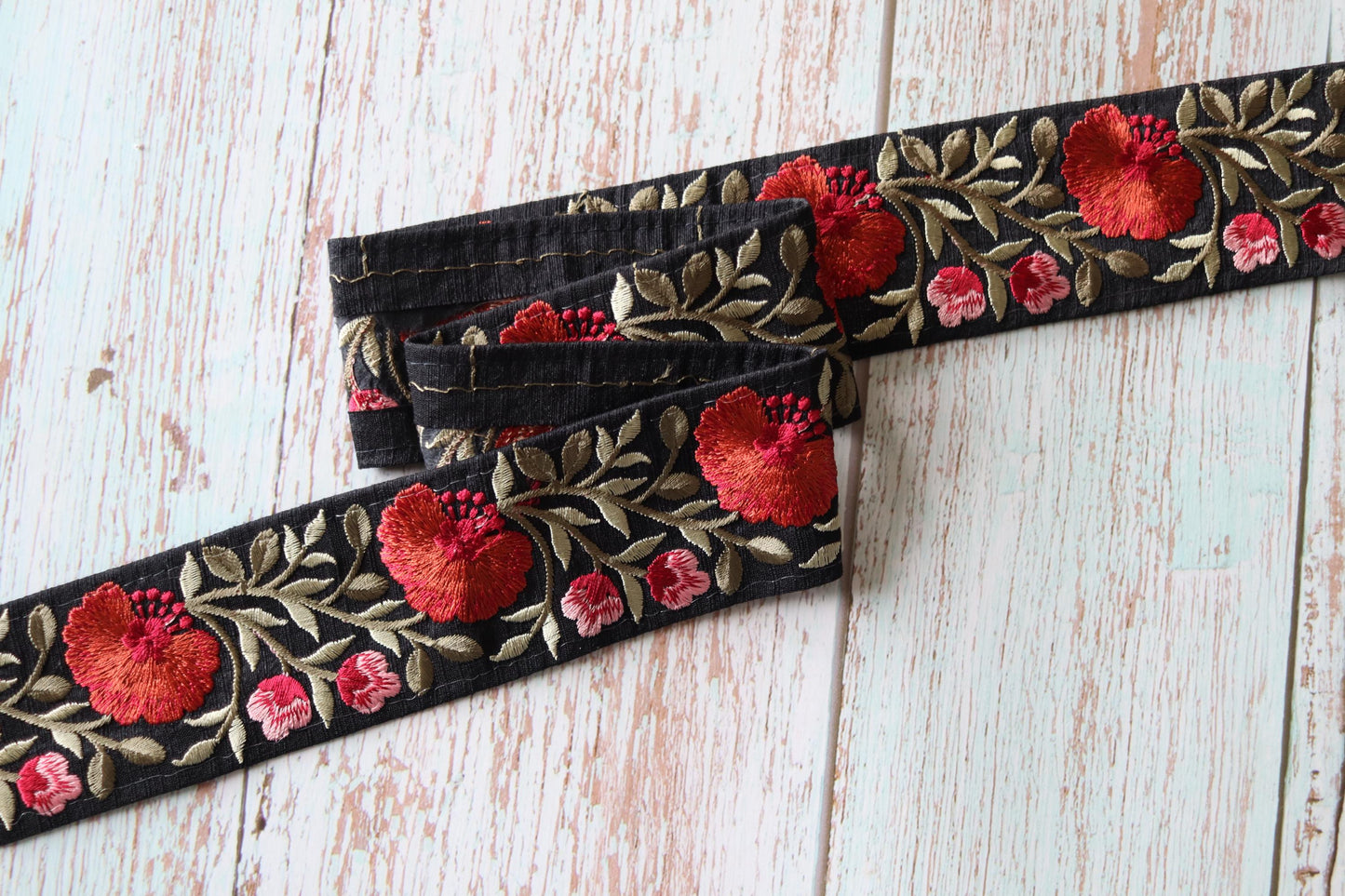 Black Red Floral Embroidered Trim, Indian Fabric Embroidered Border, Spring Floral Lace, Parsi Embroidery Saree Border, インド刺繍リボン, Price/mtr