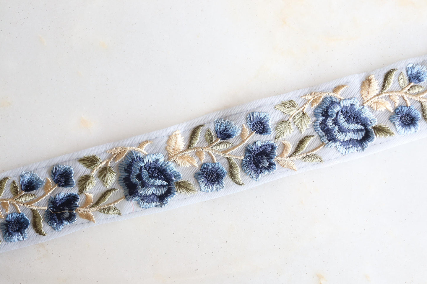 Blue Cream Floral Embroidered Trim, Pastel Net Floral Border, Blue White Net Lace, Indian Fabric Trim, Saree Border, インド刺繍リボン, Price/mtr
