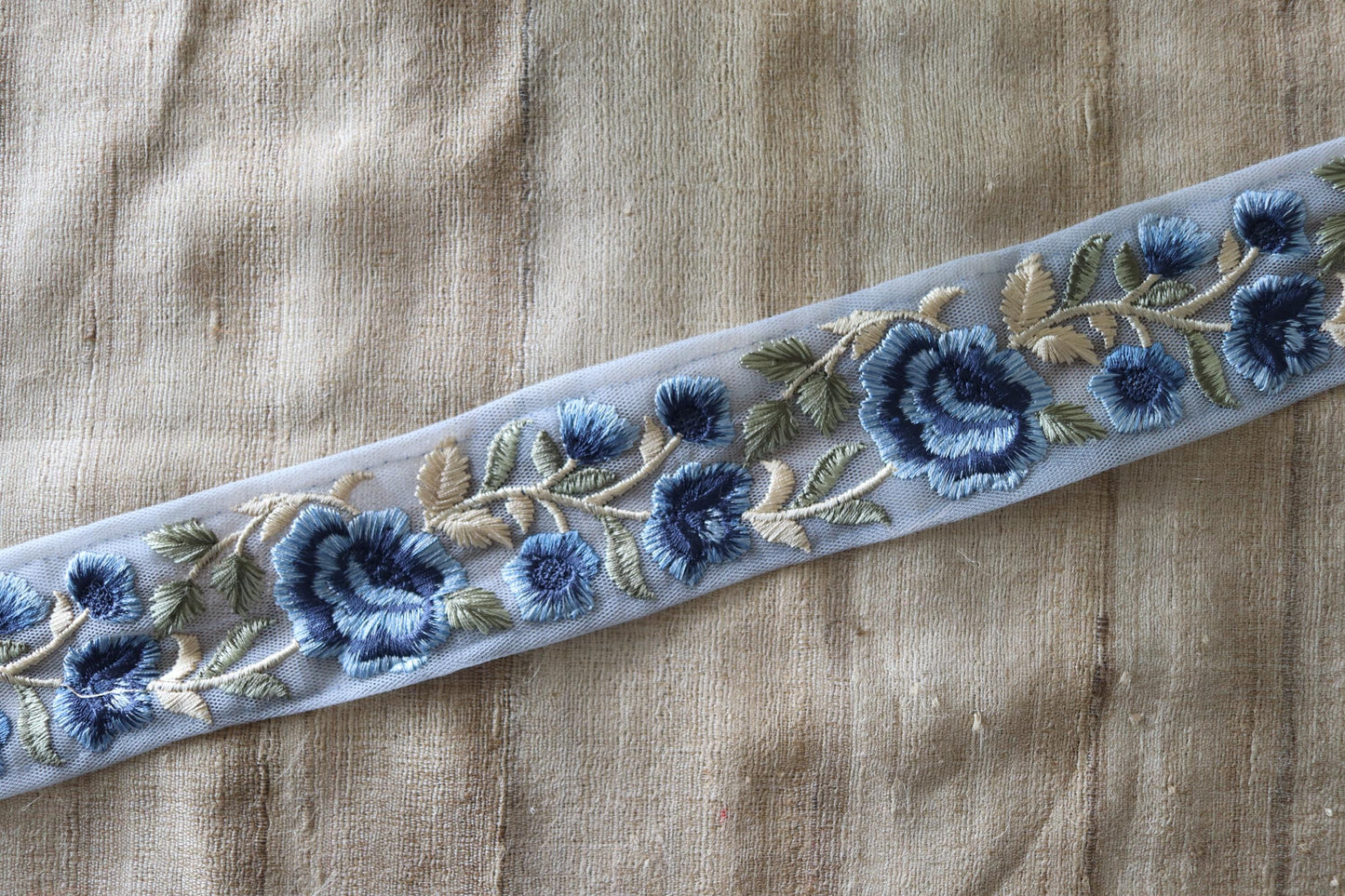 Blue Cream Floral Embroidered Trim, Pastel Net Floral Border, Blue White Net Lace, Indian Fabric Trim, Saree Border, インド刺繍リボン, Price/mtr